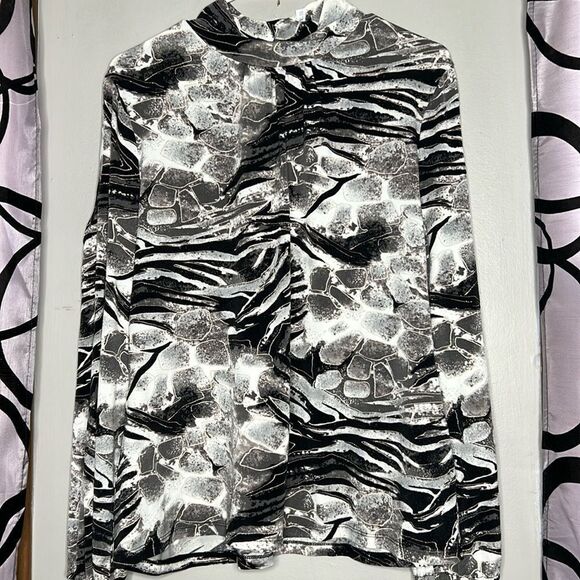 Cato mock neck long sleeve cold shoulder blouse with gold metallic details - Picture 1 of 9